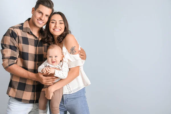 Bebê Bonito Com Pais Fundo Luz — Fotografia de Stock