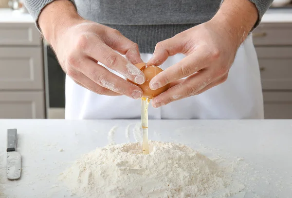 Man Preparing Dough Kitchen Closeup — Stockfoto