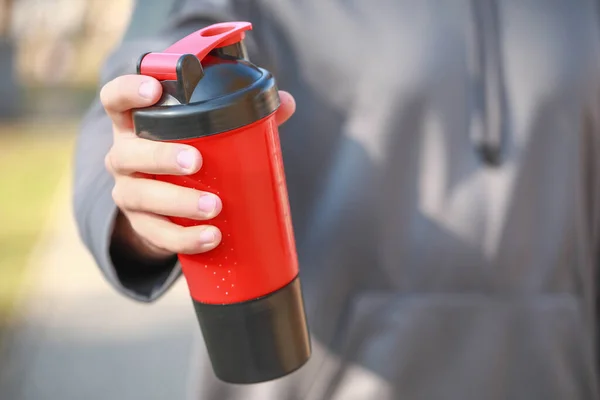 Sporty Man Protein Shake Outdoors Closeup — Stock Photo, Image