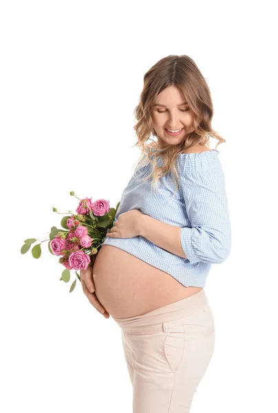 白い背景に花の花束を持つ美しい妊婦 — ストック写真