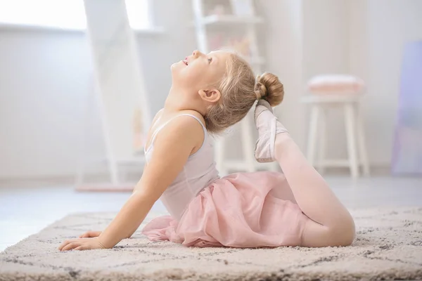 Niedliche Kleine Ballerina Hause — Stockfoto