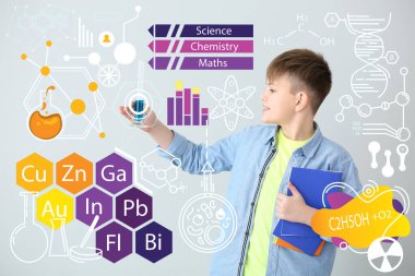 Laboratuar camları ve gri arka planda çizimleri olan şirin bir okul çocuğu.