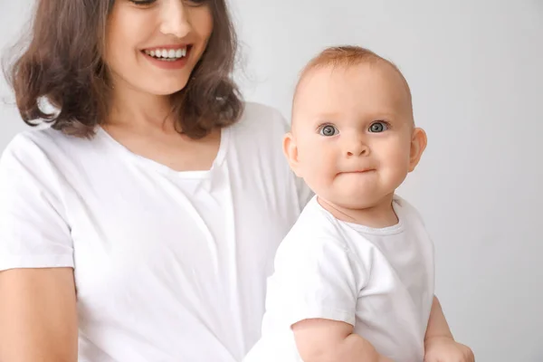 Cute Baby Mother Light Background — Stock Photo, Image