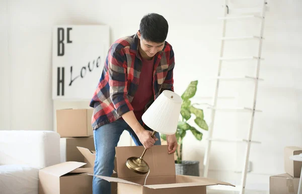 Asian Man Packing Things Moving Day — Stock Photo, Image