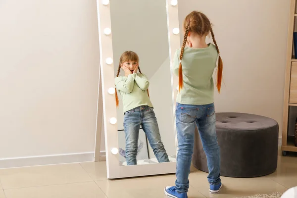 Surprised Little Girl Looking Mirror Home — Stock Photo, Image