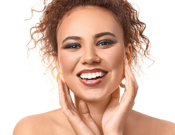 Hermosa Mujer Afroamericana Sobre Fondo Blanco — Foto de Stock