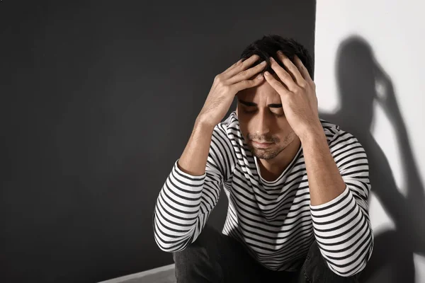 Depressed Young Man Sitting Wall — Stock Photo, Image