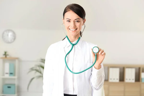 Female Cardiologist Modern Clinic — Stock Photo, Image