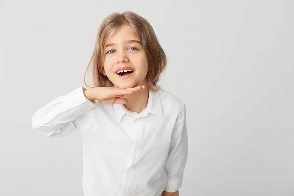 Happy Little Girl Healthy Teeth Light Background — Stock Photo, Image