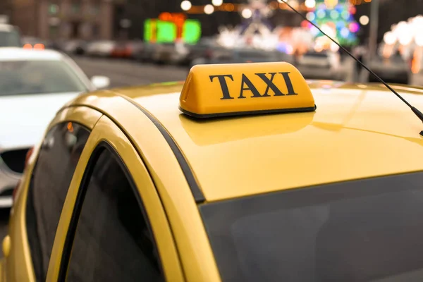 Taxi Moderno Carretera Ciudad Primer Plano — Foto de Stock
