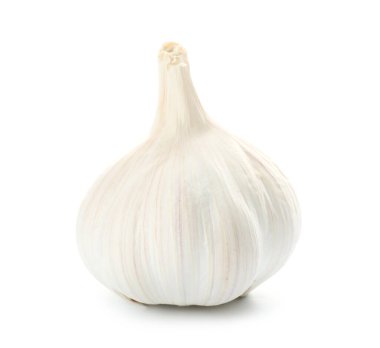 Beyaz arka planda taze sarımsak