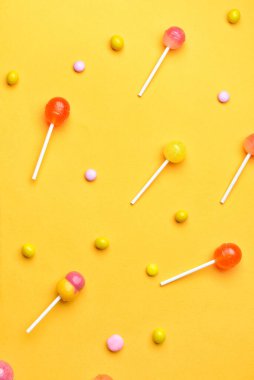 Lezzetli şeker renkli arka plan üzerinde