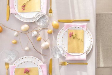 Paskalya kutlaması için güzel bir masa.