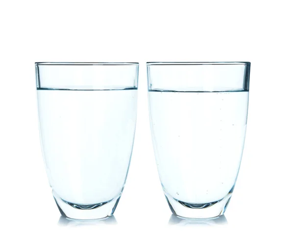 Gläser Mit Süßwasser Auf Weißem Hintergrund — Stockfoto