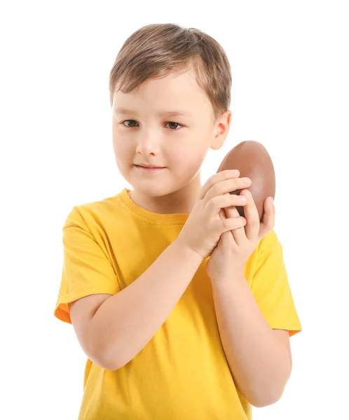 Cute Little Boy Słodką Czekoladą Jajko Białym Tle — Zdjęcie stockowe