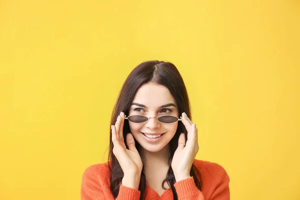 Young Woman Stylish Sunglasses Color Background — Stock Photo, Image