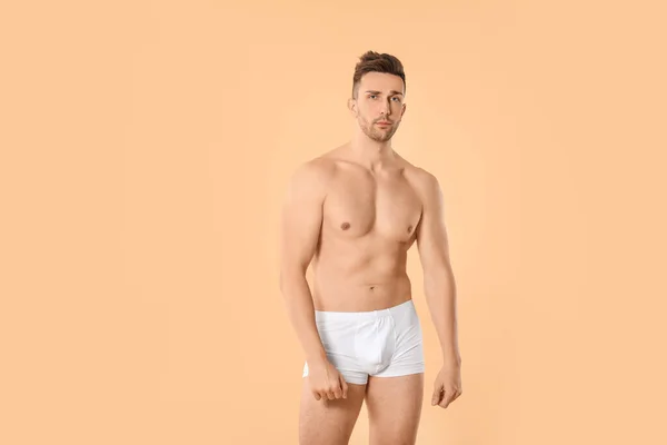 Hezký Muž Spodním Prádle Barevném Pozadí — Stock fotografie
