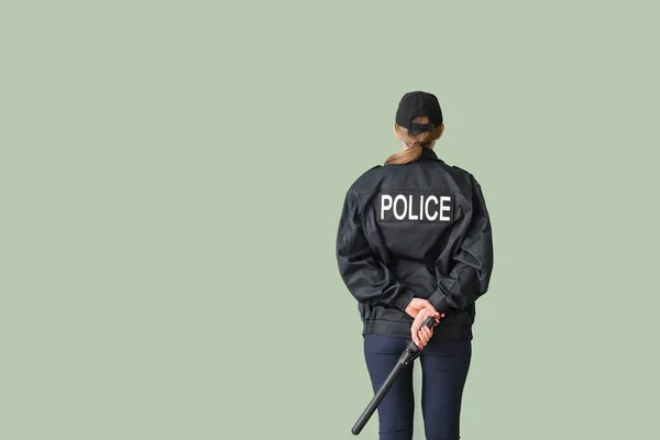 Officier Police Féminin Sur Fond Couleur Vue Dos — Photo