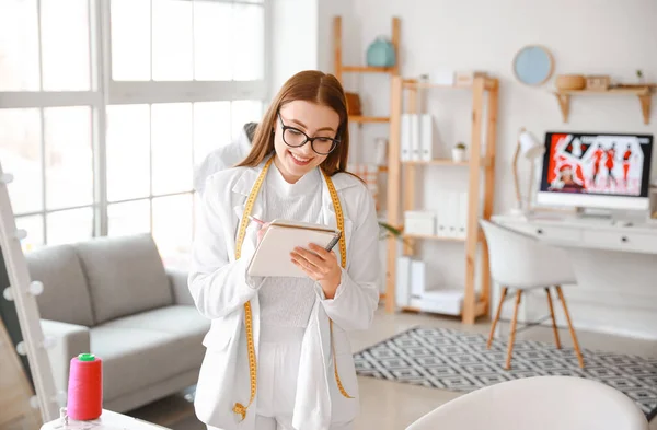 Young Female Tailor Working Atelier — Stock Photo, Image