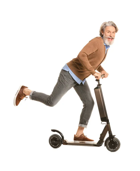 Счастливый Пожилой Человек Скутером Белом Фоне — стоковое фото
