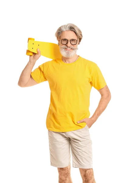 Homme Âgé Élégant Avec Planche Roulettes Sur Fond Blanc — Photo