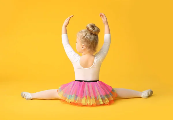 Carino Piccola Ballerina Sfondo Colore — Foto Stock