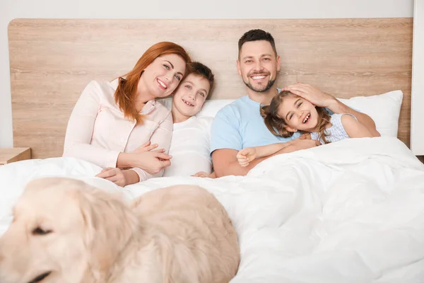 Family Using Video Chat Bedroom — Stock Photo, Image