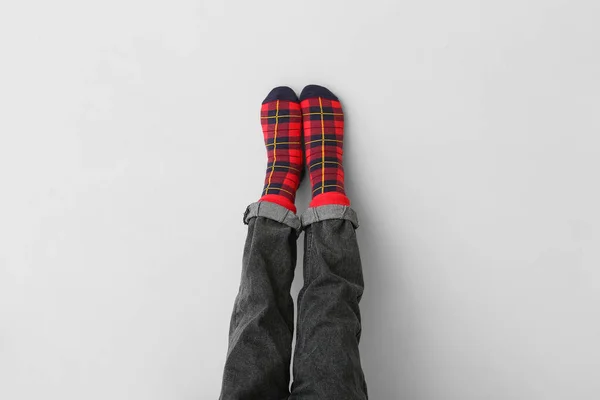Pernas Criança Pequena Meias Jeans Fundo Leve — Fotografia de Stock