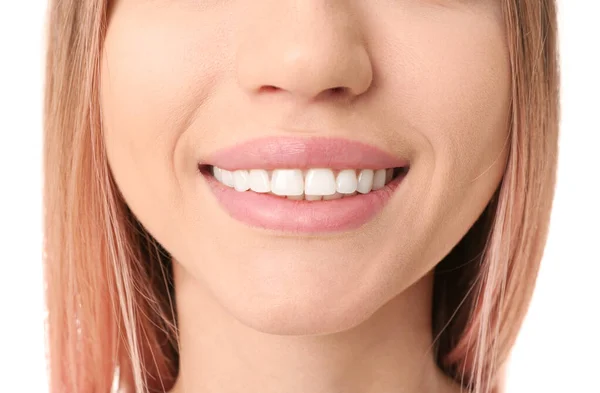 Giovane Donna Con Denti Sani Sfondo Bianco Primo Piano — Foto Stock