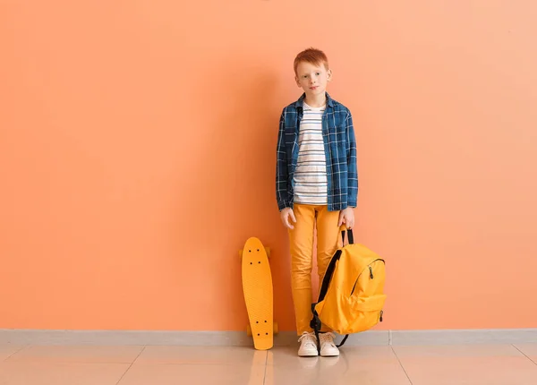 Cute Little Boy Skate Backpack Color Wall — Stock Photo, Image