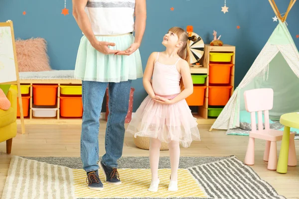 Father His Little Daughter Dancing Home — Stockfoto