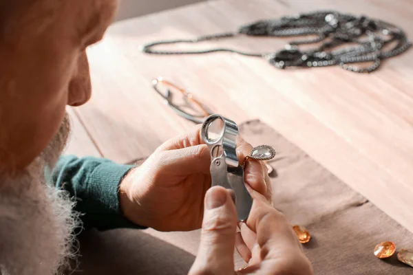 Jeweller Examining Adornment Workshop Closeup — Stock Photo, Image