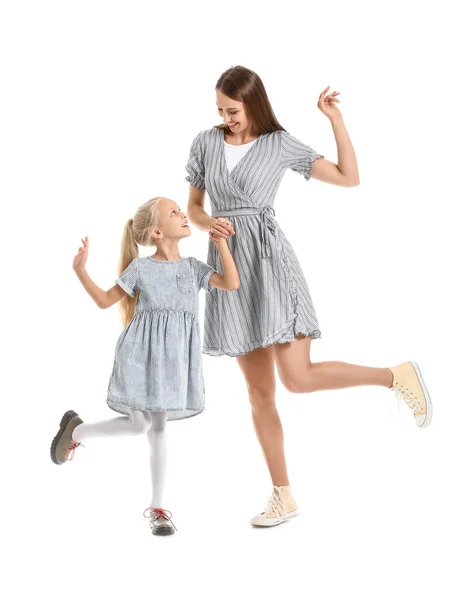 Жінка Маленька Дочка Танцюють Білому Тлі — стокове фото