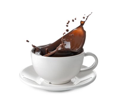 Beyaz arka planda fincanda sıcak çikolata damlası