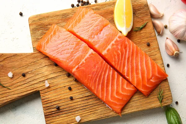 Raw Salmon Fillet Spices Table — Stock Photo, Image