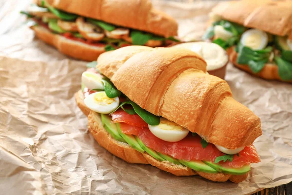 Lekkere Croissant Sandwich Tafel — Stockfoto