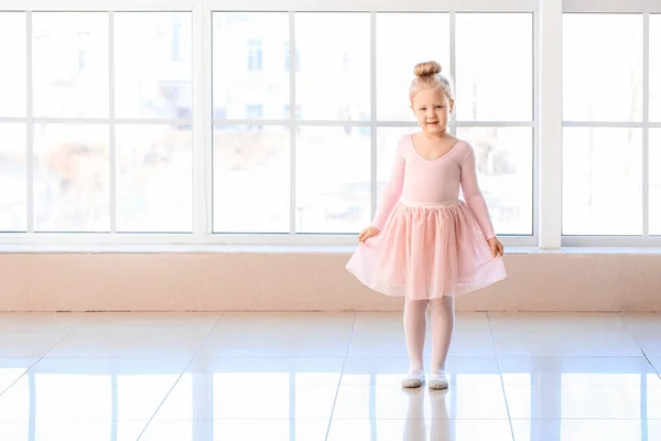 Schattige Kleine Ballerina Dansstudio — Stockfoto