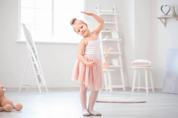 Söt Liten Ballerina Hemma — Stockfoto