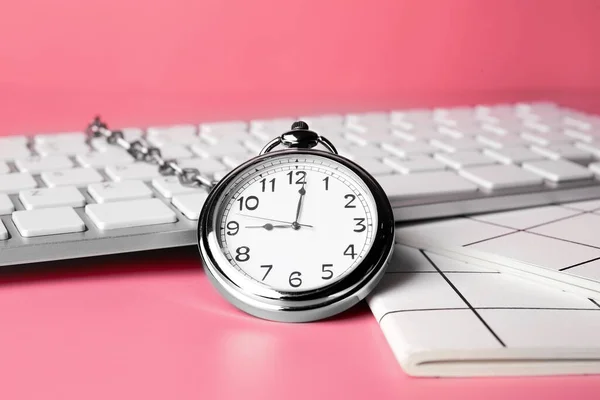 Clock Keyboard Notebooks Color Background Time Management Concept — Stock Photo, Image