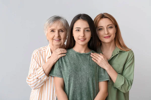 Ritratto Donna Matura Con Figlia Adulta Madre Sfondo Grigio — Foto Stock