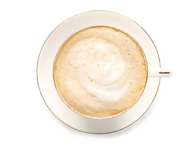 Beyaz arka planda bir fincan lezzetli kapuçino.