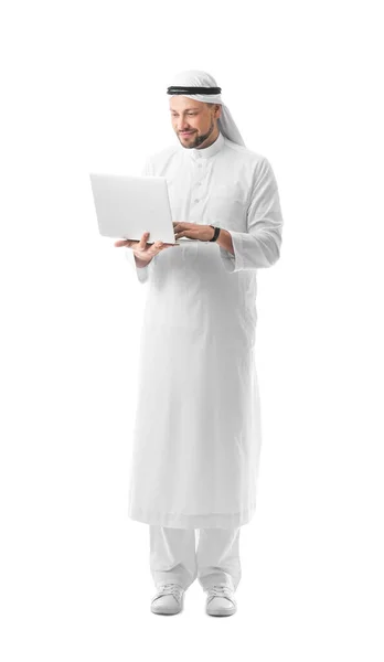 Homme Arabe Avec Ordinateur Portable Sur Fond Blanc — Photo