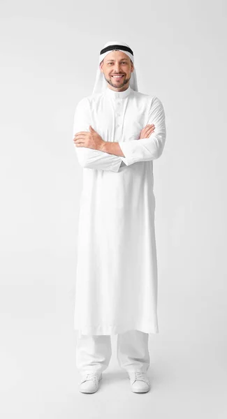Jóképű Arab Férfi Könnyű Háttérrel — Stock Fotó
