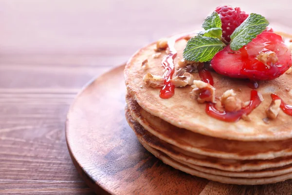 Stapel Leckerer Süßer Pfannkuchen Auf Teller Nahaufnahme — Stockfoto