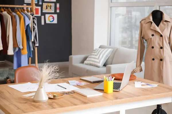 Lugar Trabajo Moderno Ropa Estilista Oficina — Foto de Stock