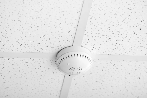 Modern Smoke Detector Ceiling — 图库照片