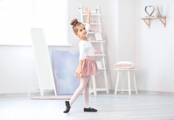 Leuke Kleine Ballerina Thuis — Stockfoto