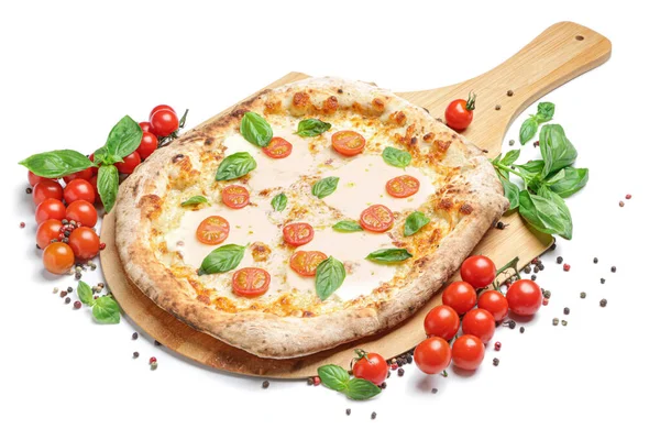 Deliciosa Pizza Margherita Sobre Fondo Blanco — Foto de Stock