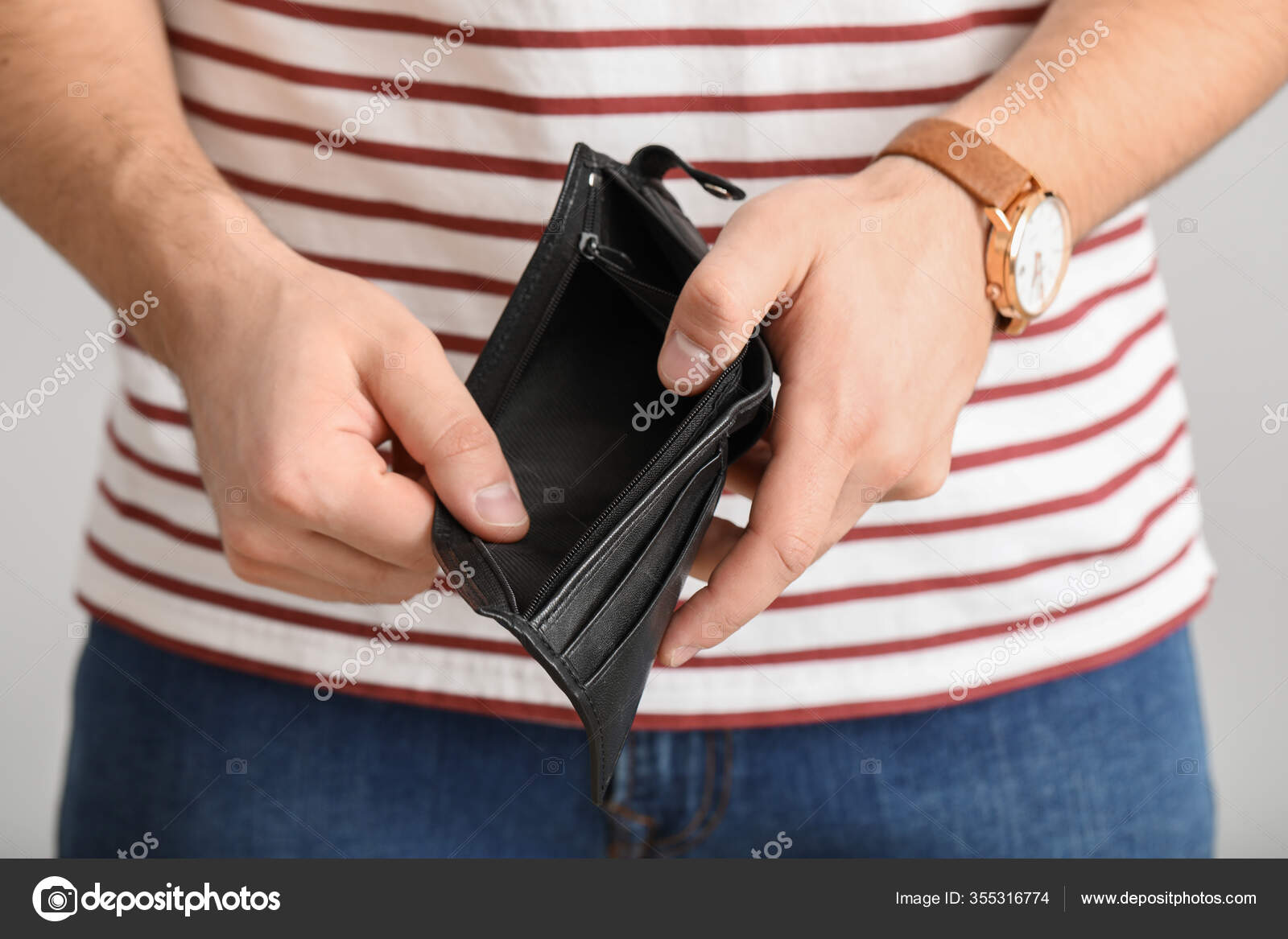 508 Woman Empty Purse Stock Photos, High-Res Pictures, and Images - Getty  Images