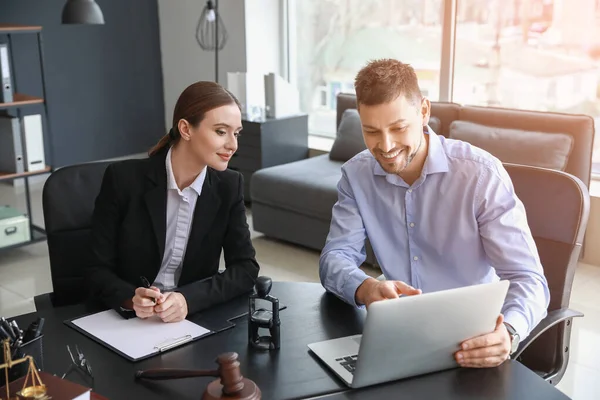 Female Lawyer Working Client Office — Stock Photo, Image